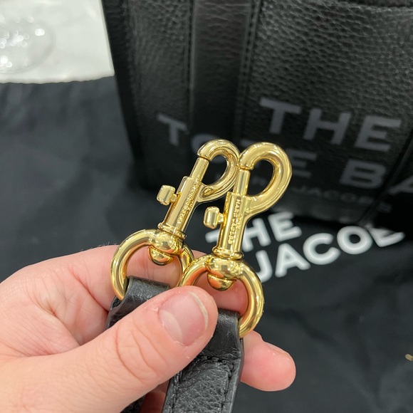 Marc Jacobs Black Leather ‘The Mini Traveler’ Tote Bag - Picture 4 of 9